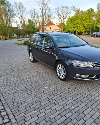 Volkswagen Passat cena 39900 przebieg: 278000, rok produkcji 2013 z Łochów małe 277